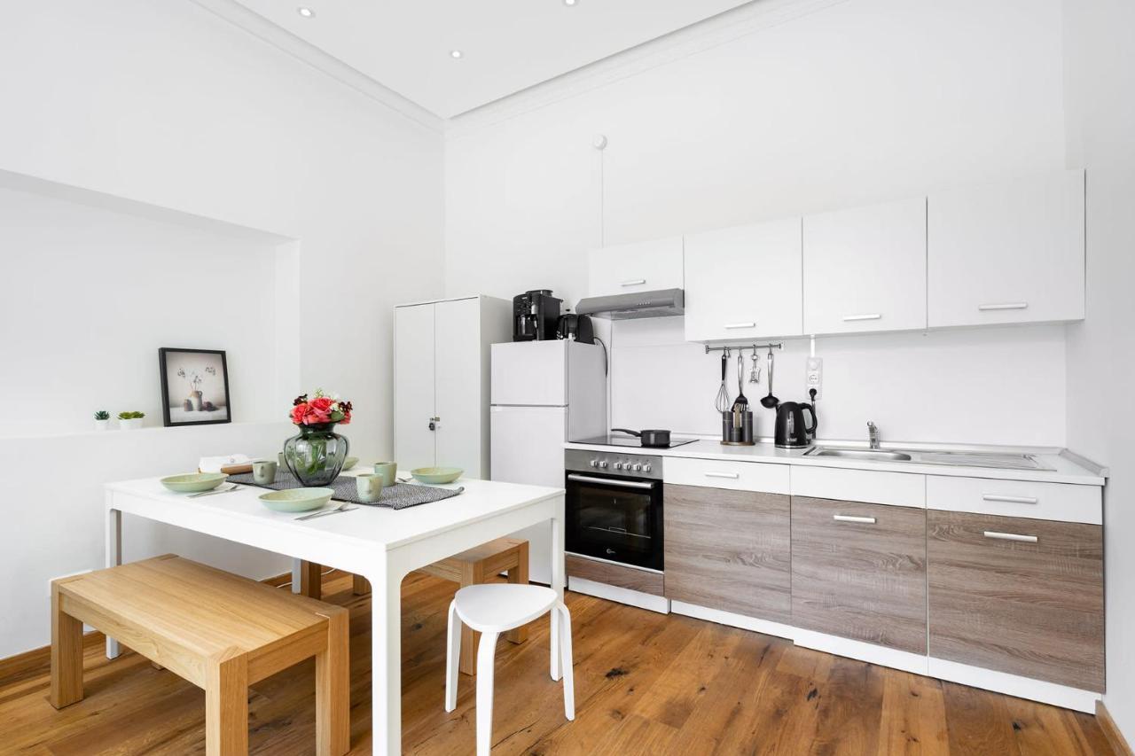 Wiesen Living - Apartment For Up To Twelve People München Exteriör bild